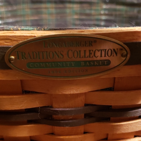 1996 Longaberger Traditions Community Basket - Picture 2 of 4
